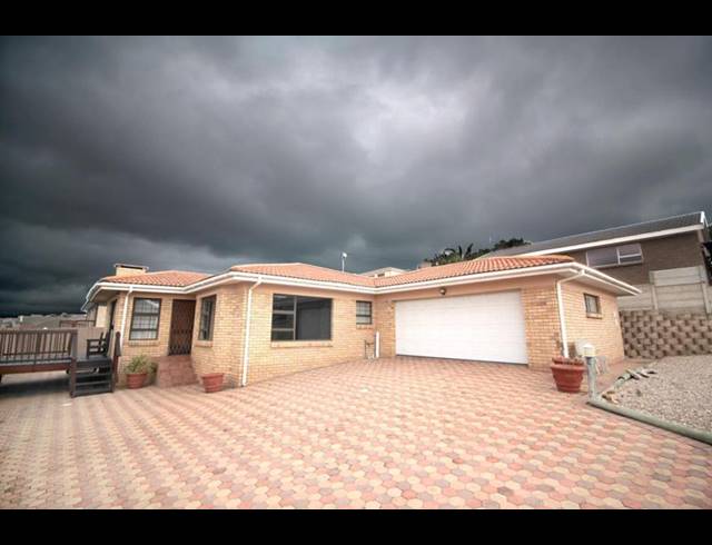 3 BEDROOM HOUSE FOR SALE IN FRAAIUITSIG